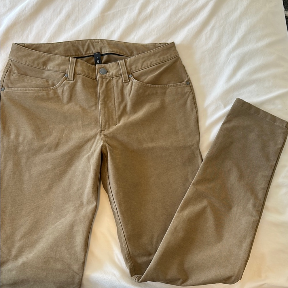 MENS LULULEMON Stylish Tan Skinny Jeans